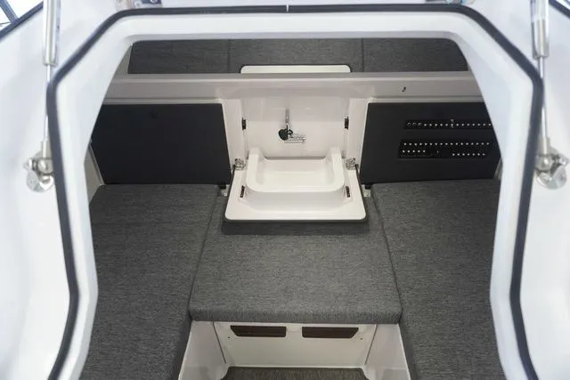 Slide: The Image of Axopar 29 Sun-top 2025 - 8