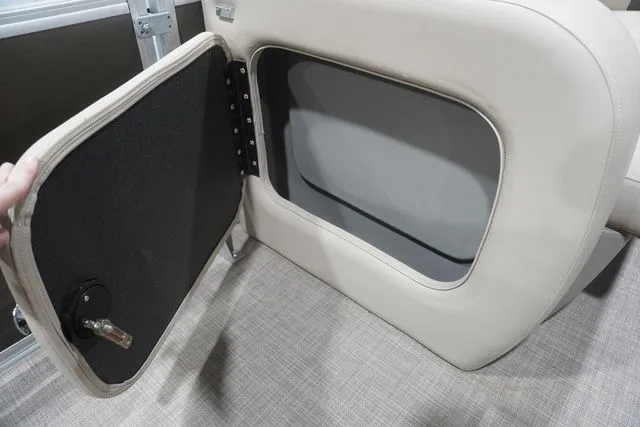 Slide: The Image of Sun Tracker SPORTFISH 22 XP3 FS PKG 2024 - 13