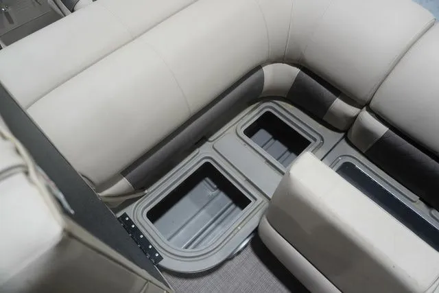 Slide: The Image of Sun Tracker SPORTFISH 22 XP3 FS PKG 2024 - 18