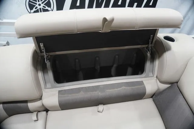 Slide: The Image of Sun Tracker SPORTFISH 22 XP3 FS PKG 2024 - 19