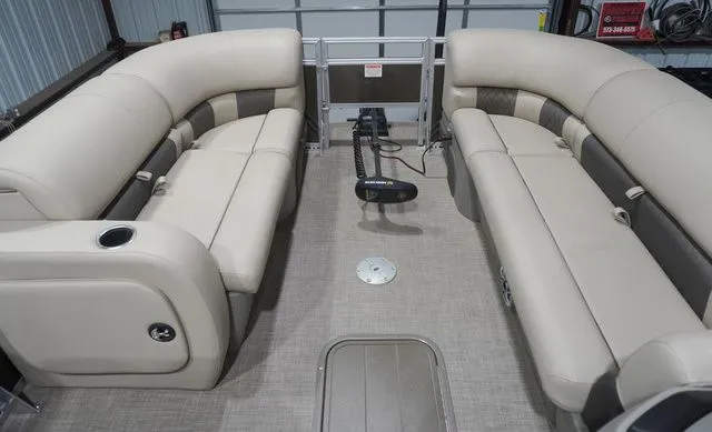 Slide: The Image of Sun Tracker SPORTFISH 22 XP3 FS PKG 2024 - 6