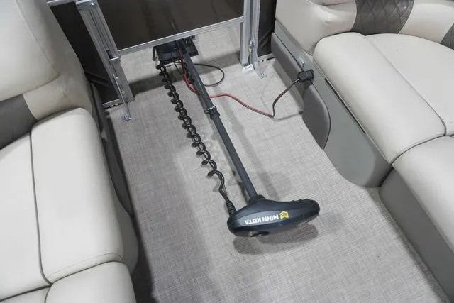 Slide: The Image of Sun Tracker SPORTFISH 22 XP3 FS PKG 2024 - 7