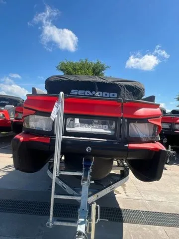 Slide: The Image of Sea-Doo Switch™ Cruise 18 - 230 Hp Galvanized 2025 - 3