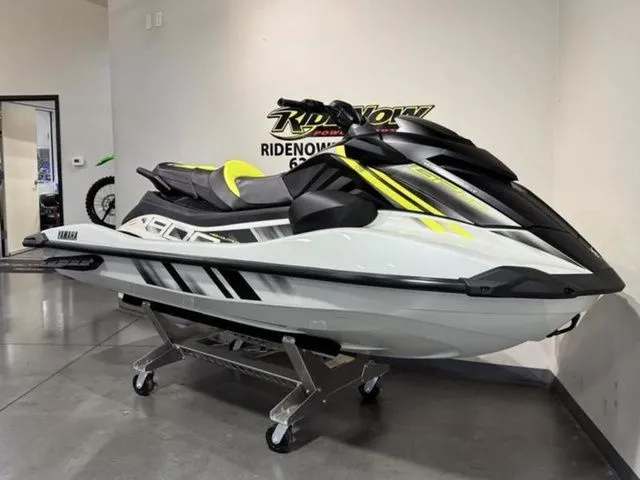 The Image of Yamaha GP1900A-BB 2025 - 1