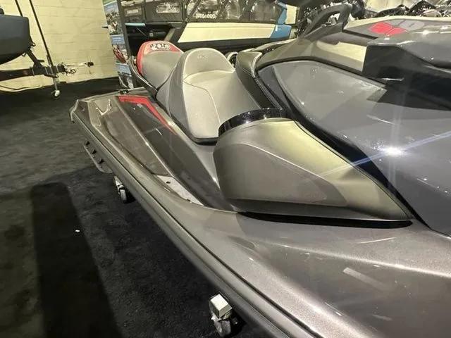 Slide: The Image of Sea-Doo GTR 2025 - 16
