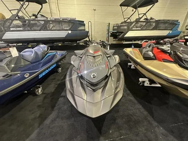 Slide: The Image of Sea-Doo GTR 2025 - 3