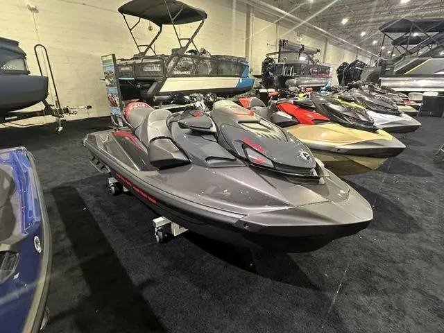Slide: The Image of Sea-Doo GTR 2025 - 4