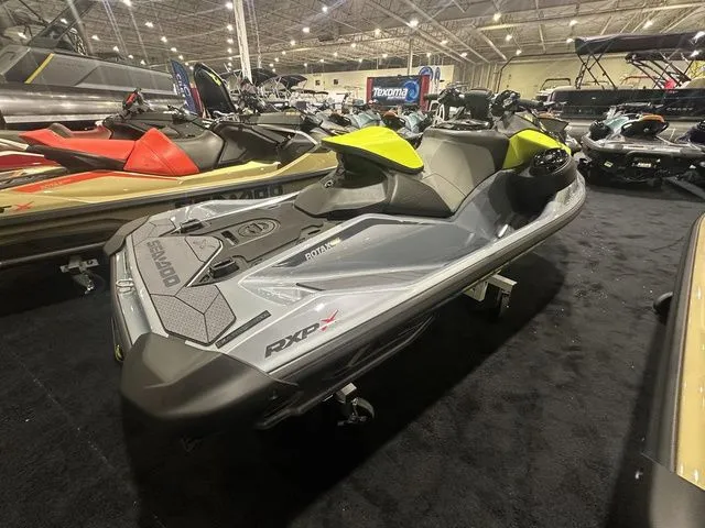 Slide: The Image of Sea-Doo RXP-X™ 325 Tech, BRP Premium A, Ibr Ice Metal / 2025 - 6