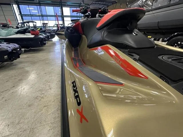 Slide: The Image of Sea-Doo RXP-X 325 2025 - 18