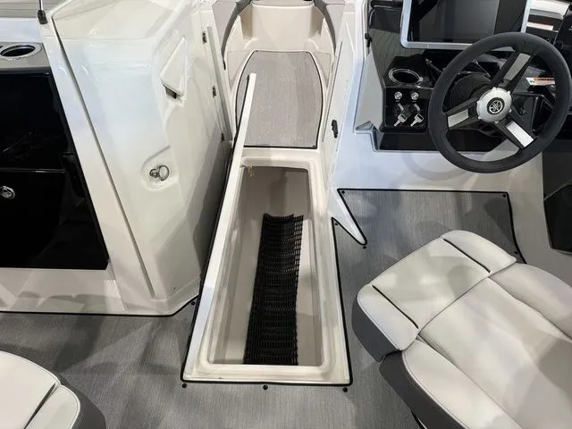 Slide: The Image of Yamaha AR250 2025 - 14