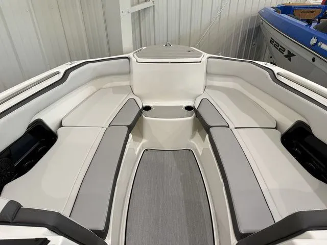 Slide: The Image of Yamaha AR250 2025 - 28