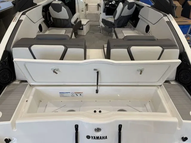 Slide: The Image of Yamaha AR250 2025 - 6