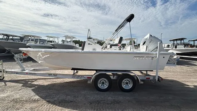 Slide: The Image of Sea Pro 210 Bay 2025 - 17