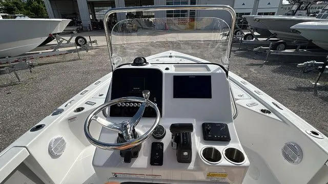 Slide: The Image of Sea Pro 210 Bay 2025 - 3