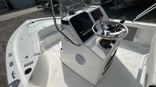 Slide: The Image of Sea Pro 210 Bay 2025 - 6