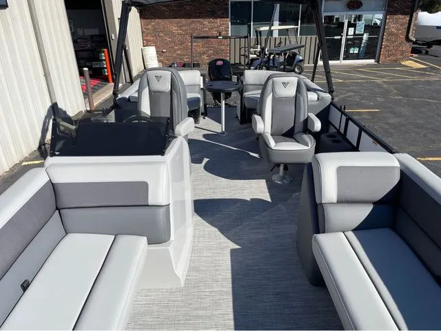 Slide: The Image of Viaggio V22U 2024 - 11