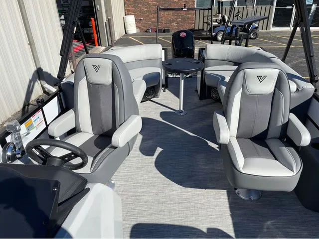 Slide: The Image of Viaggio V22U 2024 - 12