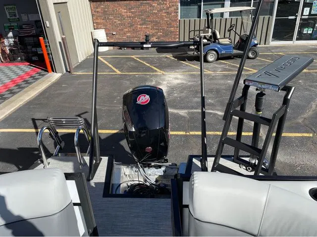 Slide: The Image of Viaggio V22U 2024 - 14