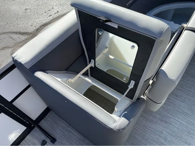 Slide: The Image of Viaggio V22U 2024 - 23