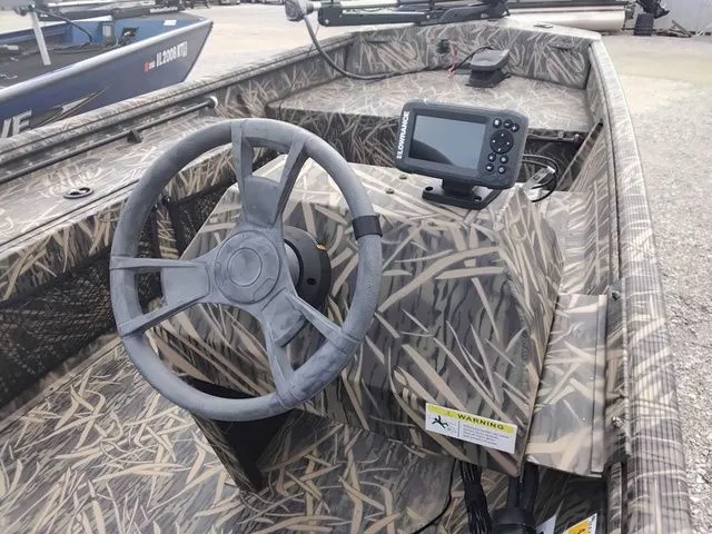 Slide: The Image of Lowe Roughneck 1650SC 2017 - 8