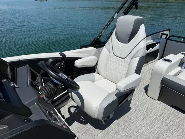 Slide: The Image of Tahoe 2585 VRB 2025 - 12