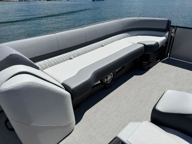 Slide: The Image of Tahoe 2585 VRB 2025 - 20