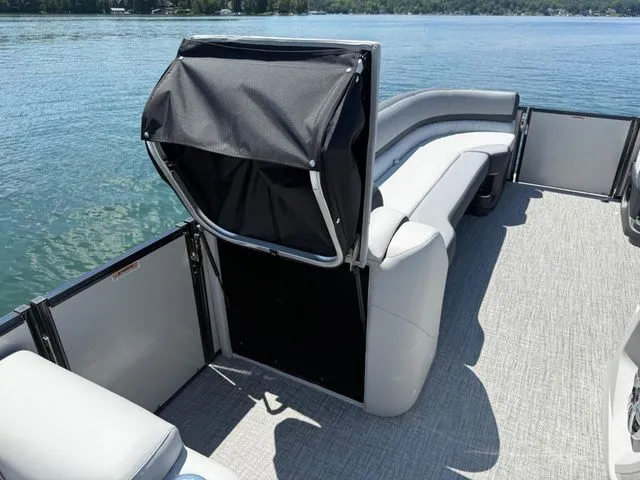 Slide: The Image of Tahoe 2585 VRB 2025 - 23