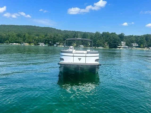 Slide: The Image of Tahoe 2585 VRB 2025 - 7