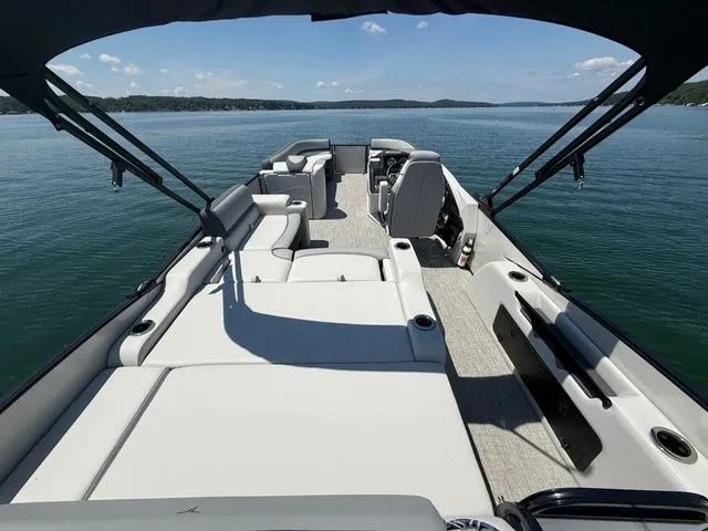 Slide: The Image of Tahoe 2585 VRB 2025 - 8