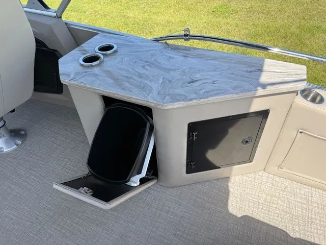 Slide: The Image of Tahoe 2385 CASCADE CRUISE REAR BENCH 2025 - 15