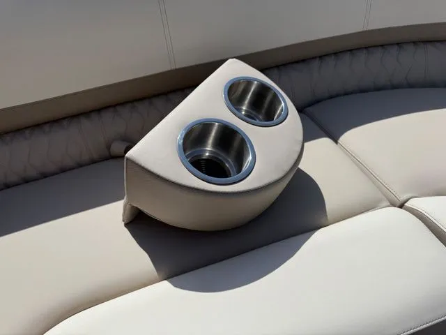 Slide: The Image of Tahoe 2385 CASCADE CRUISE REAR BENCH 2025 - 29