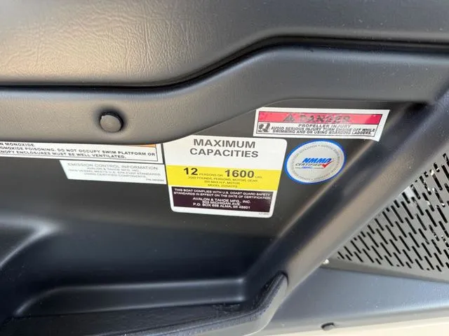 Slide: The Image of Tahoe 2385 CASCADE CRUISE REAR BENCH 2025 - 30