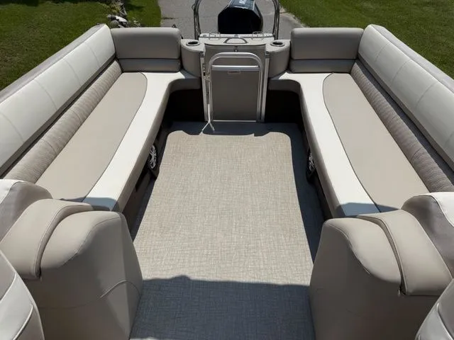 Slide: The Image of Tahoe 2585 Cascade QL 2025 - 11