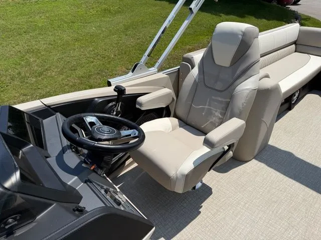 Slide: The Image of Tahoe 2585 Cascade QL 2025 - 16