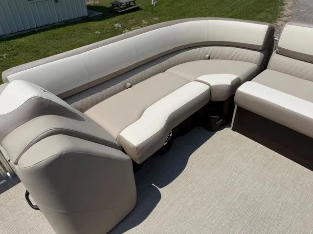 Slide: The Image of Tahoe 2585 Cascade QL 2025 - 22