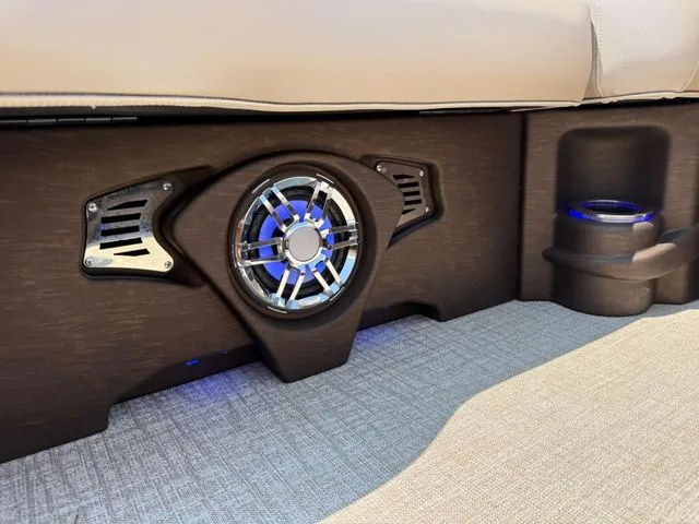 Slide: The Image of Tahoe 2585 Cascade QL 2025 - 25