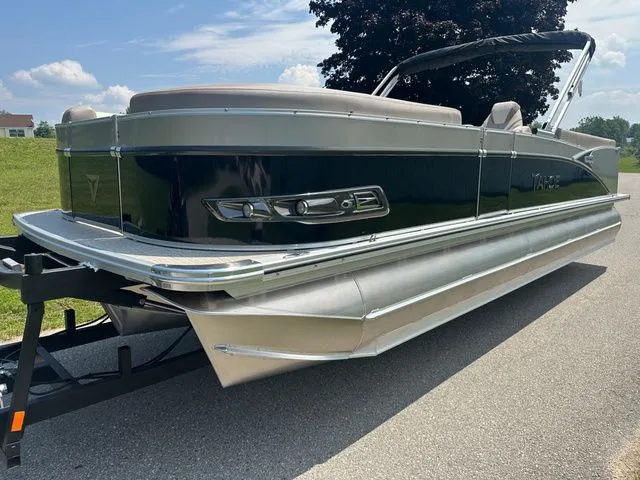 Slide: The Image of Tahoe 2585 Cascade QL 2025 - 8