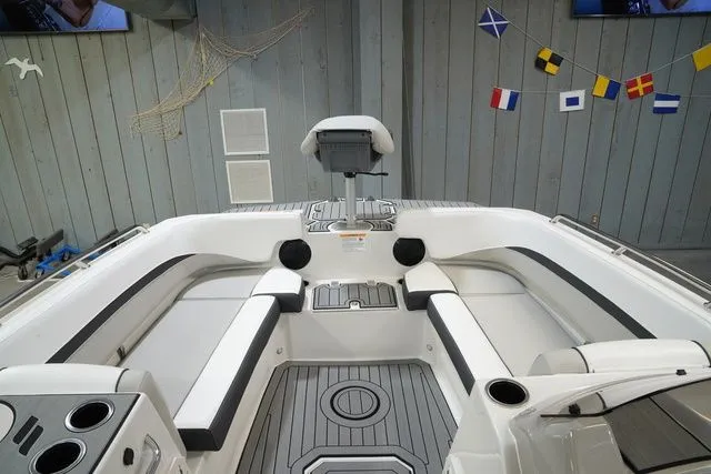 Slide: The Image of Starcraft SVX 211 OB 2026 - 12