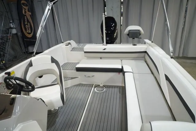 Slide: The Image of Starcraft SVX 211 OB 2026 - 15