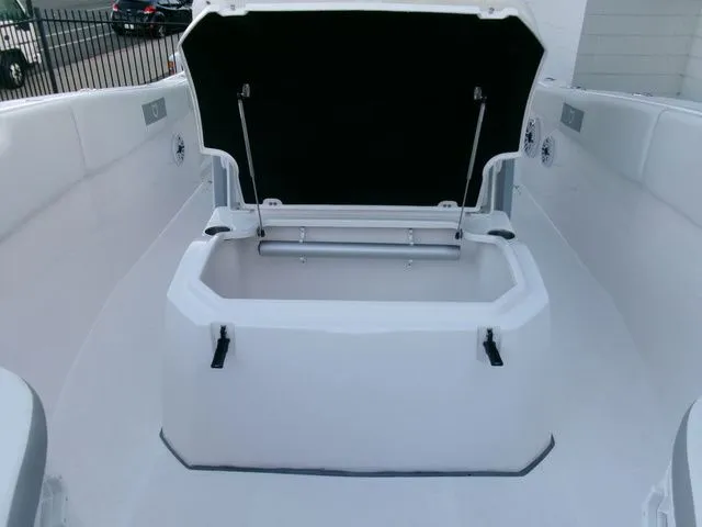 Slide: The Image of Sea Fox 288 Commander 2026 - 16