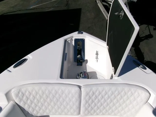 Slide: The Image of Sea Fox 268 Commander 2026 - 6