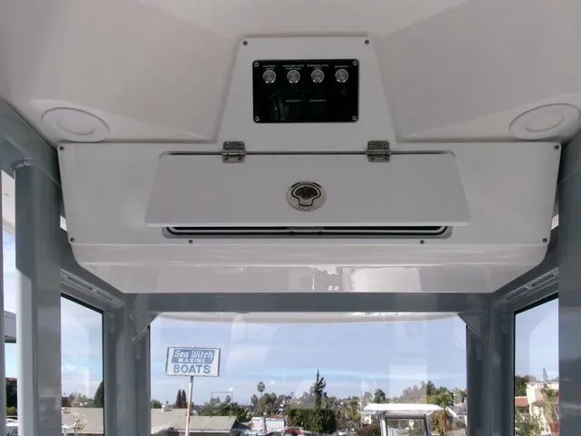 Slide: The Image of Sea Fox 228 Commander 2025 - 23