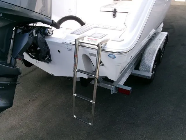 Slide: The Image of Sea Fox 228 Commander 2025 - 36