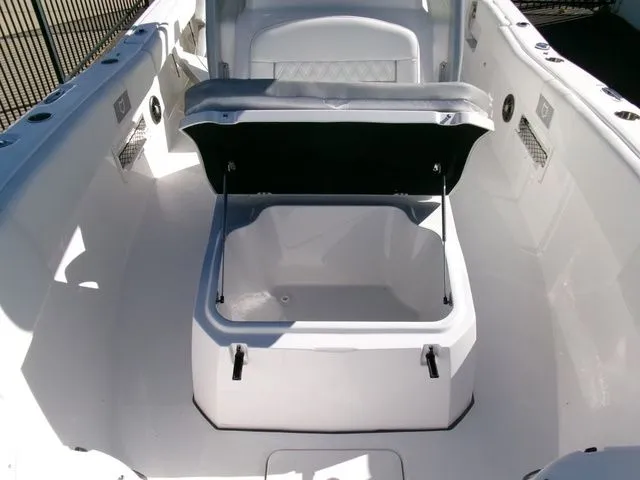 Slide: The Image of Sea Fox 268 Commander 2026 - 13