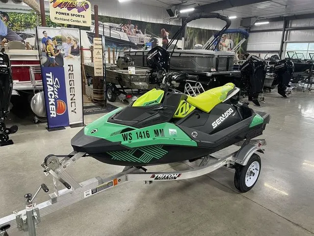 Slide: The Image of Sea-Doo Spark Trixx 2021 - 10