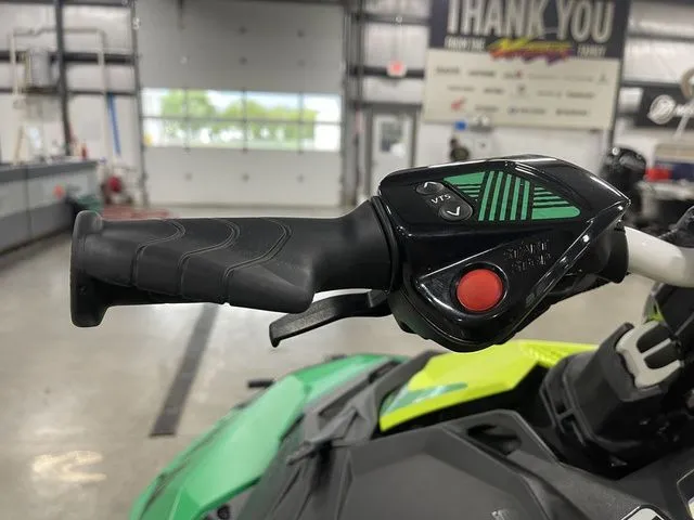 Slide: The Image of Sea-Doo Spark Trixx 2021 - 18