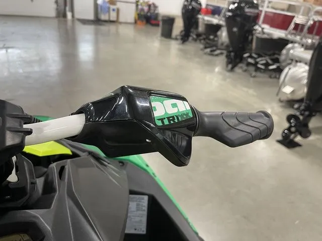 Slide: The Image of Sea-Doo Spark Trixx 2021 - 20