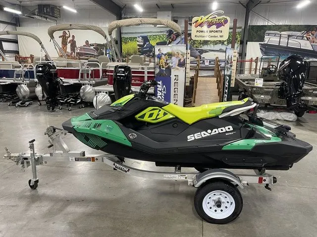 Slide: The Image of Sea-Doo Spark Trixx 2021 - 9