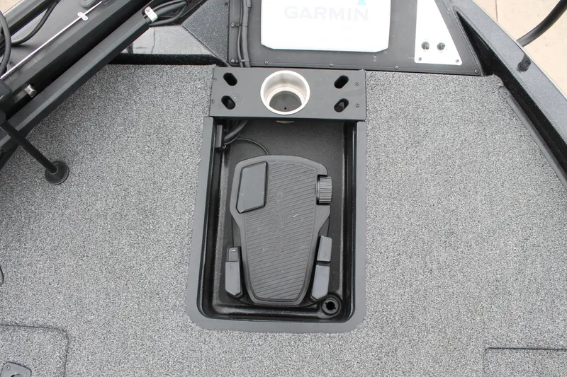 Slide: The Image of Caymas CX18SS 2022 - 25