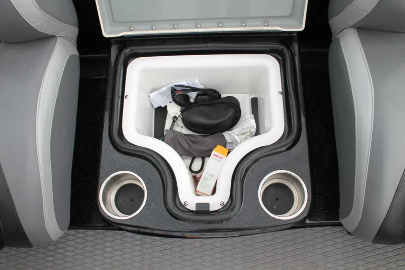 Slide: The Image of Caymas CX18SS 2022 - 29